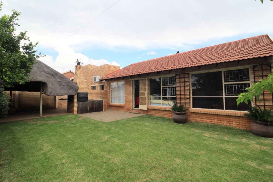 3 Bedroom Property for Sale in Langenhovenpark Free State
